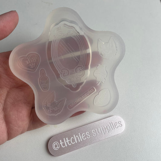 Shaker and Bits Mould - Vampire Mirror
