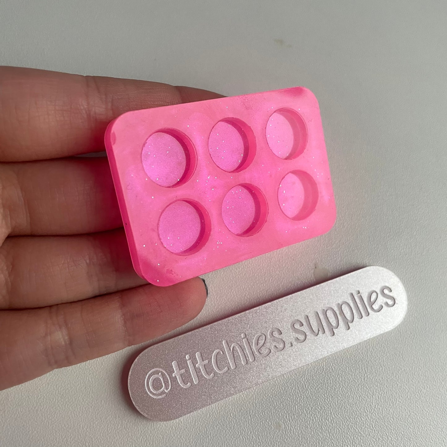 Set of 6 x 1cm Studs/Shaker Fillers Mould - Plain Circle