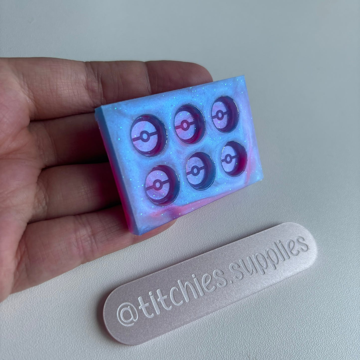 Set of 6 x 1cm Studs/Shaker Fillers Mould - Striped Ball
