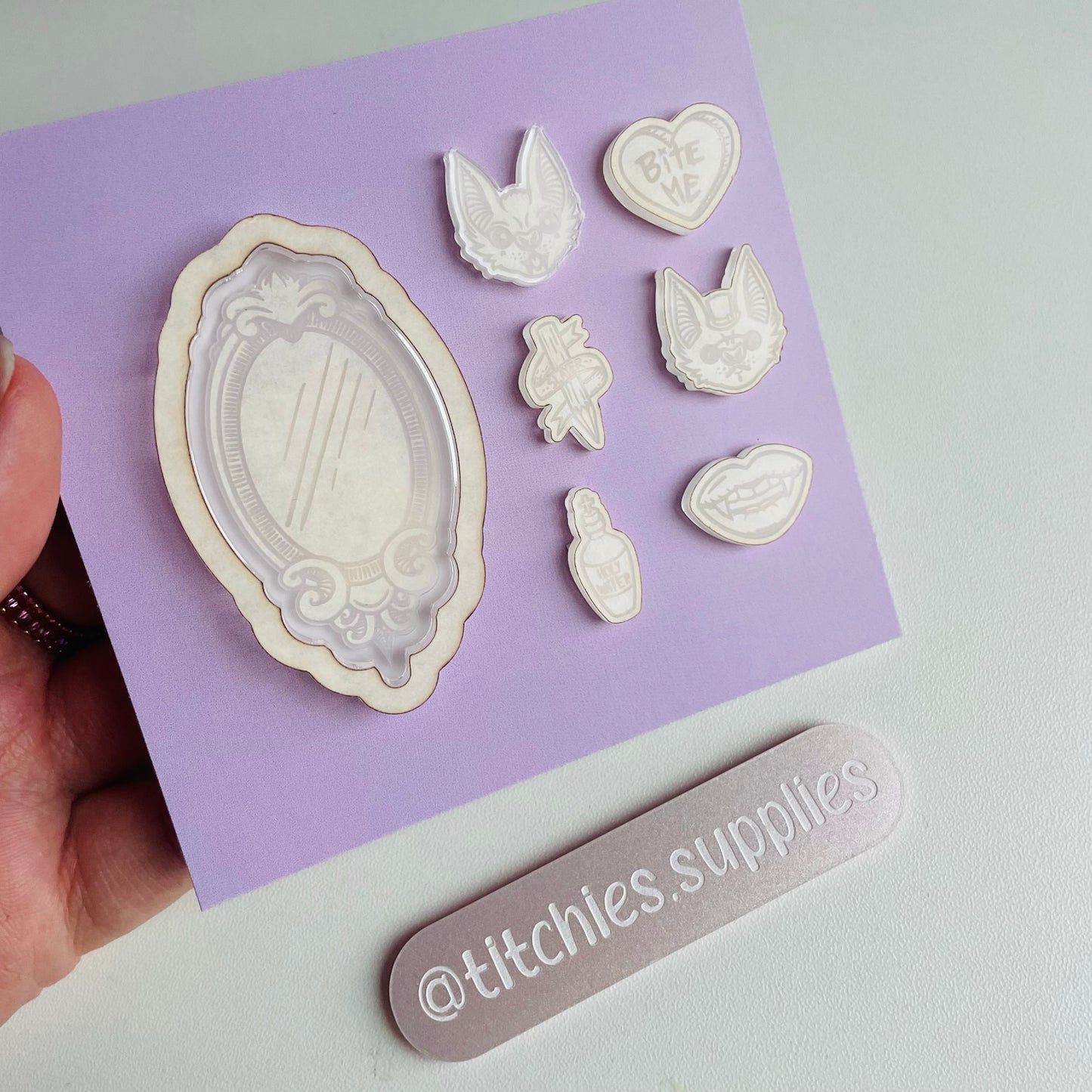 Shaker and Bits Mould - Vampire Mirror