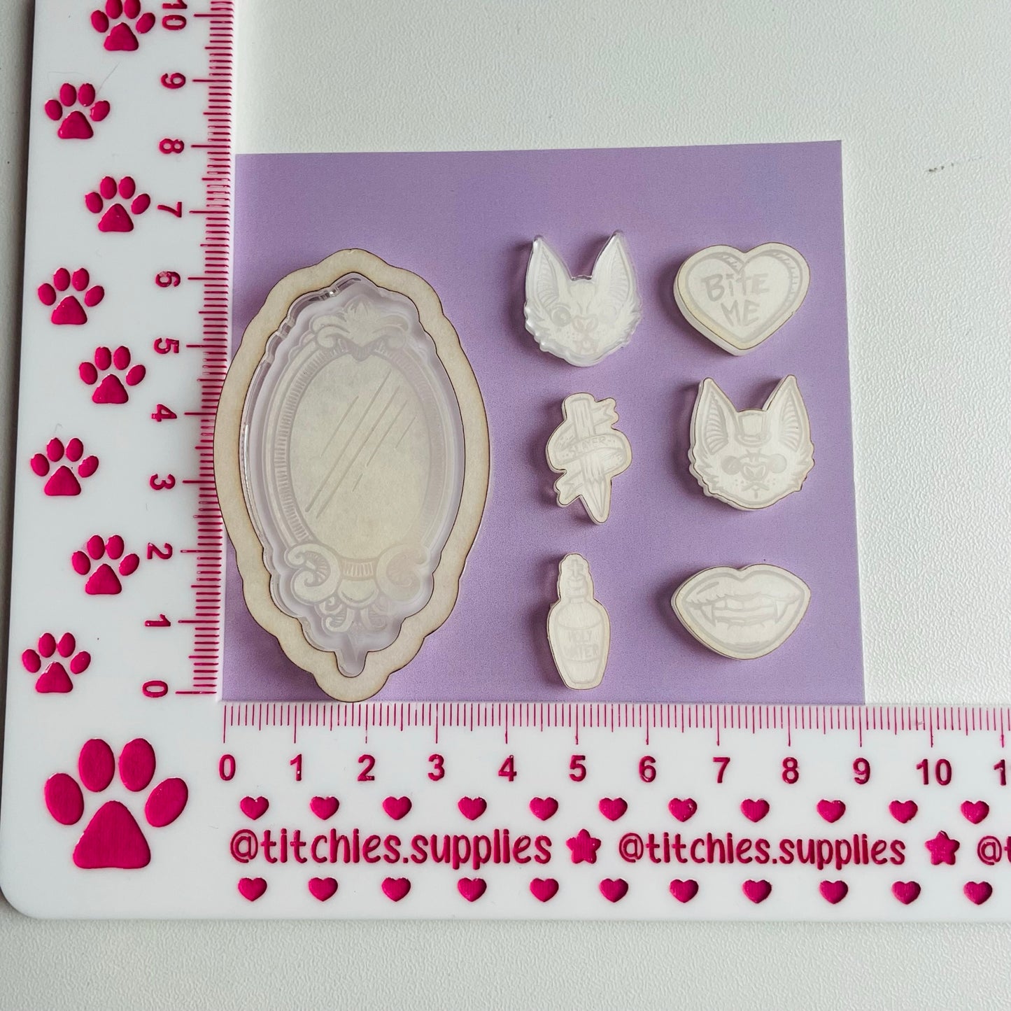 Shaker and Bits Mould - Vampire Mirror
