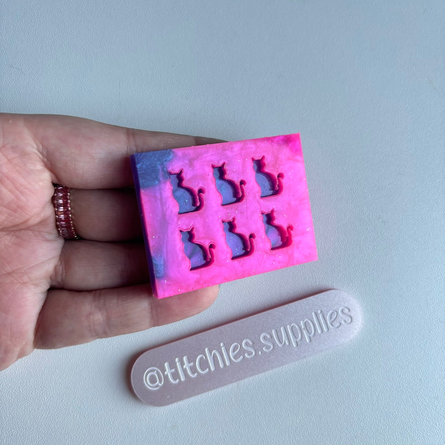 Set of 6 x 1cm Studs/Shaker Fillers Mould - Full Cat