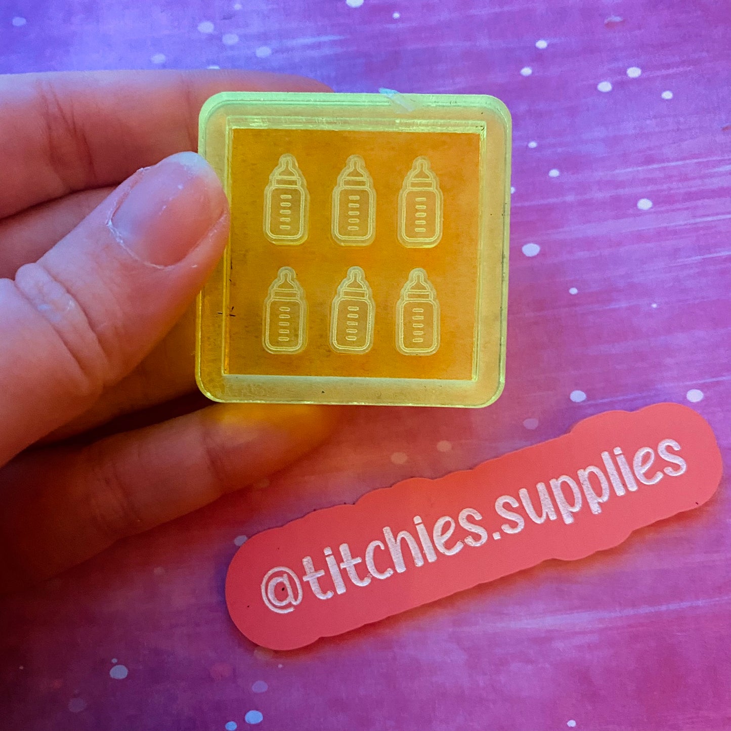 Set of 6 x 1cm Studs/Shaker Fillers Mould - Baby Bottle