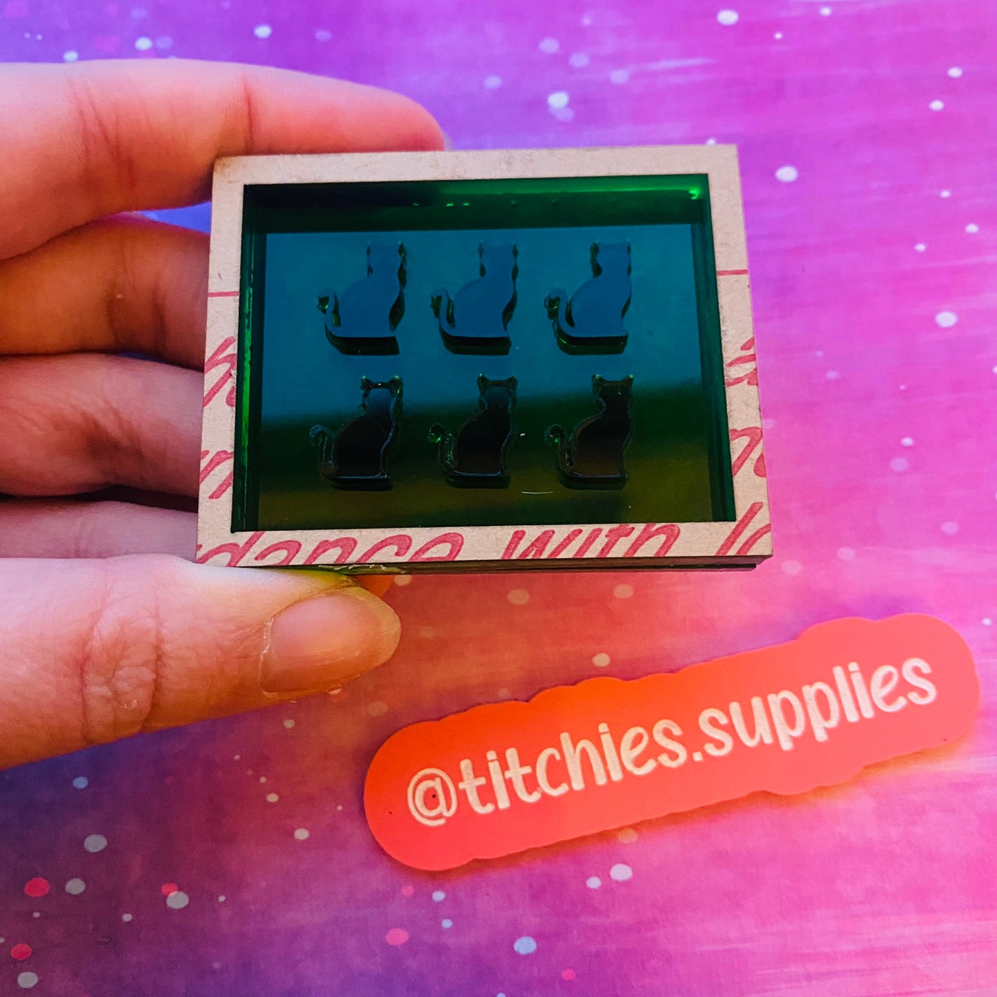 Set of 6 x 1cm Studs/Shaker Fillers Mould - Full Cat
