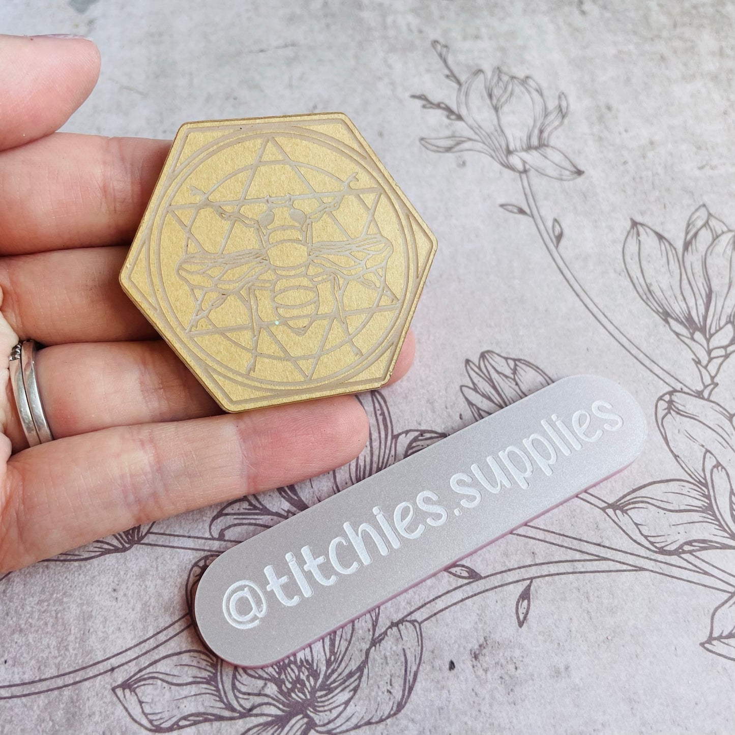 Bee Token Mould, 6mm Thick
