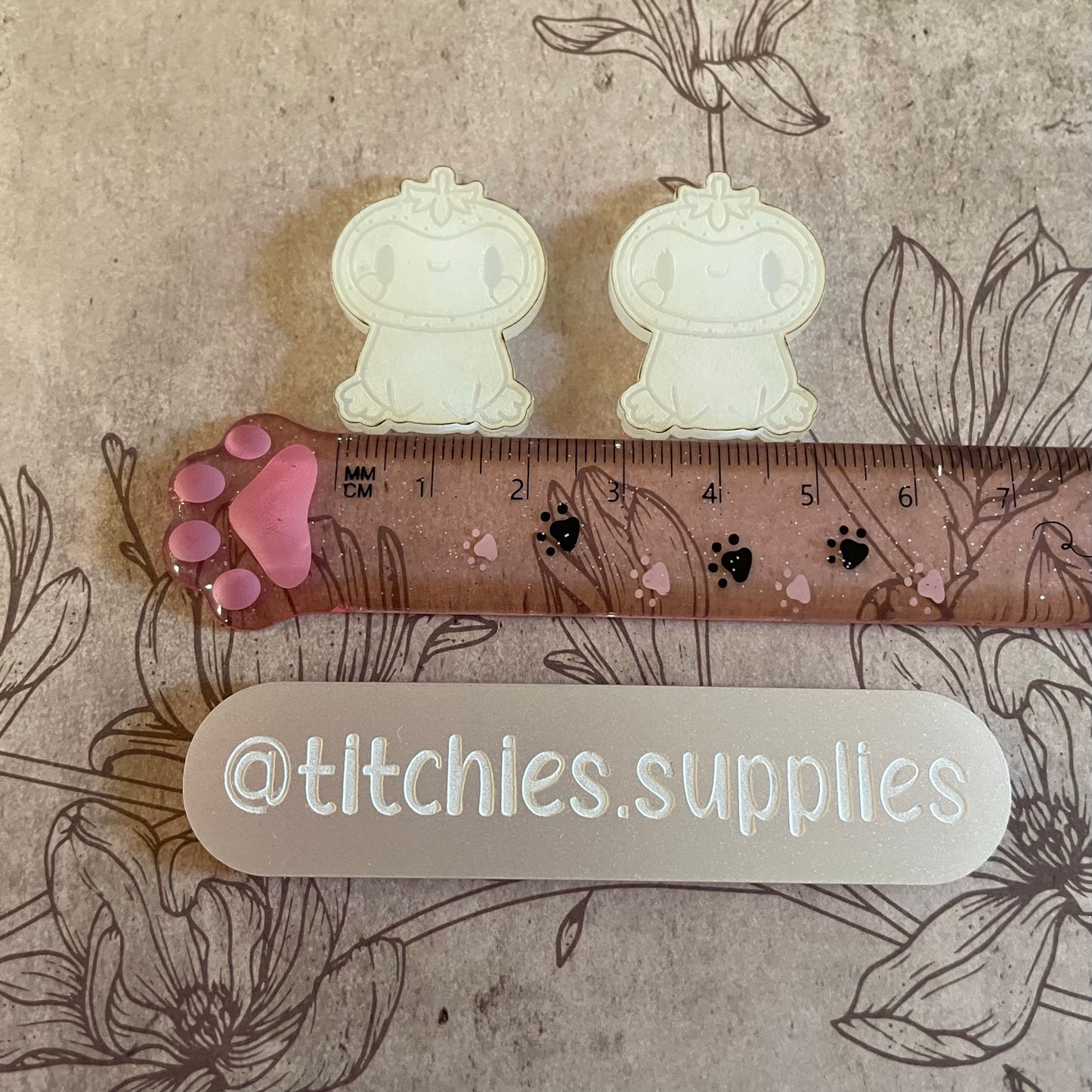 Strawberry Hat Frog Mould - Nichiiexe Designs