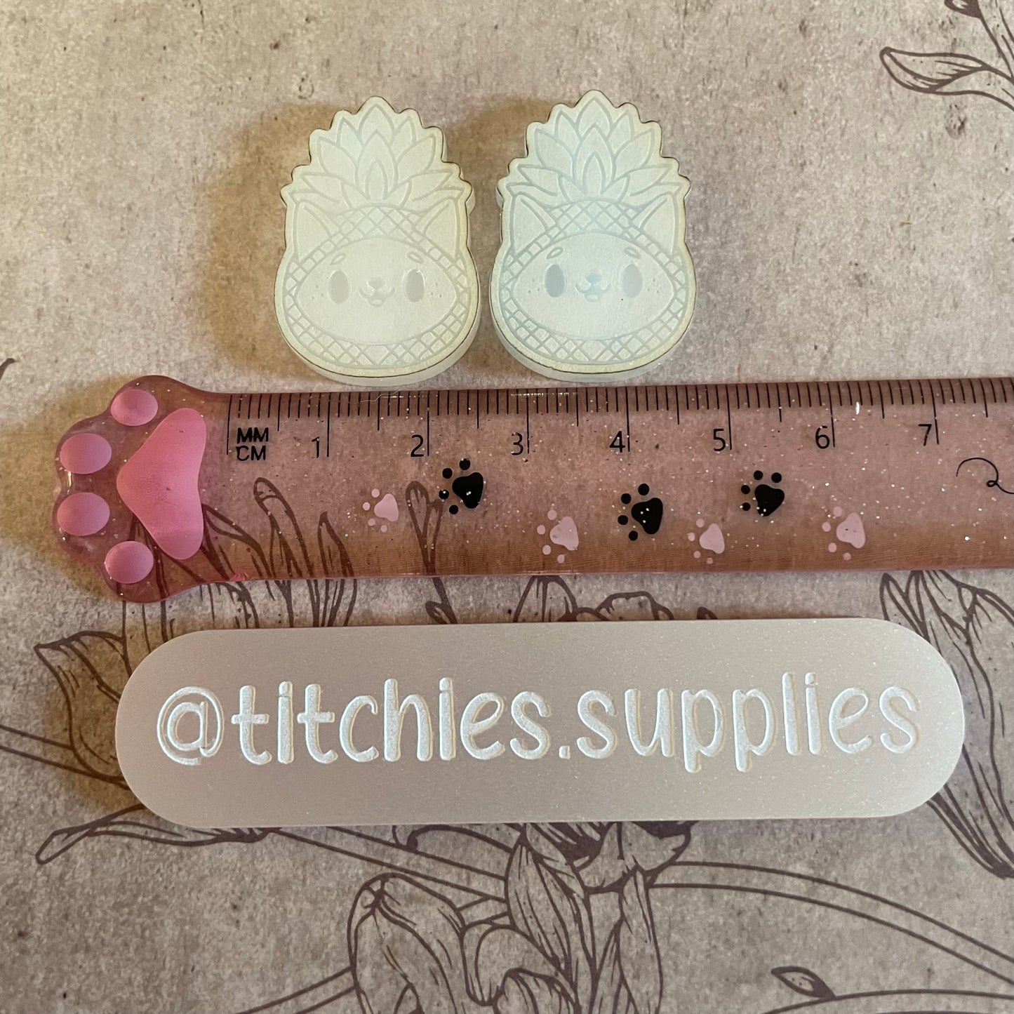 Pineapple Cat Mould - Nichiiexe Designs