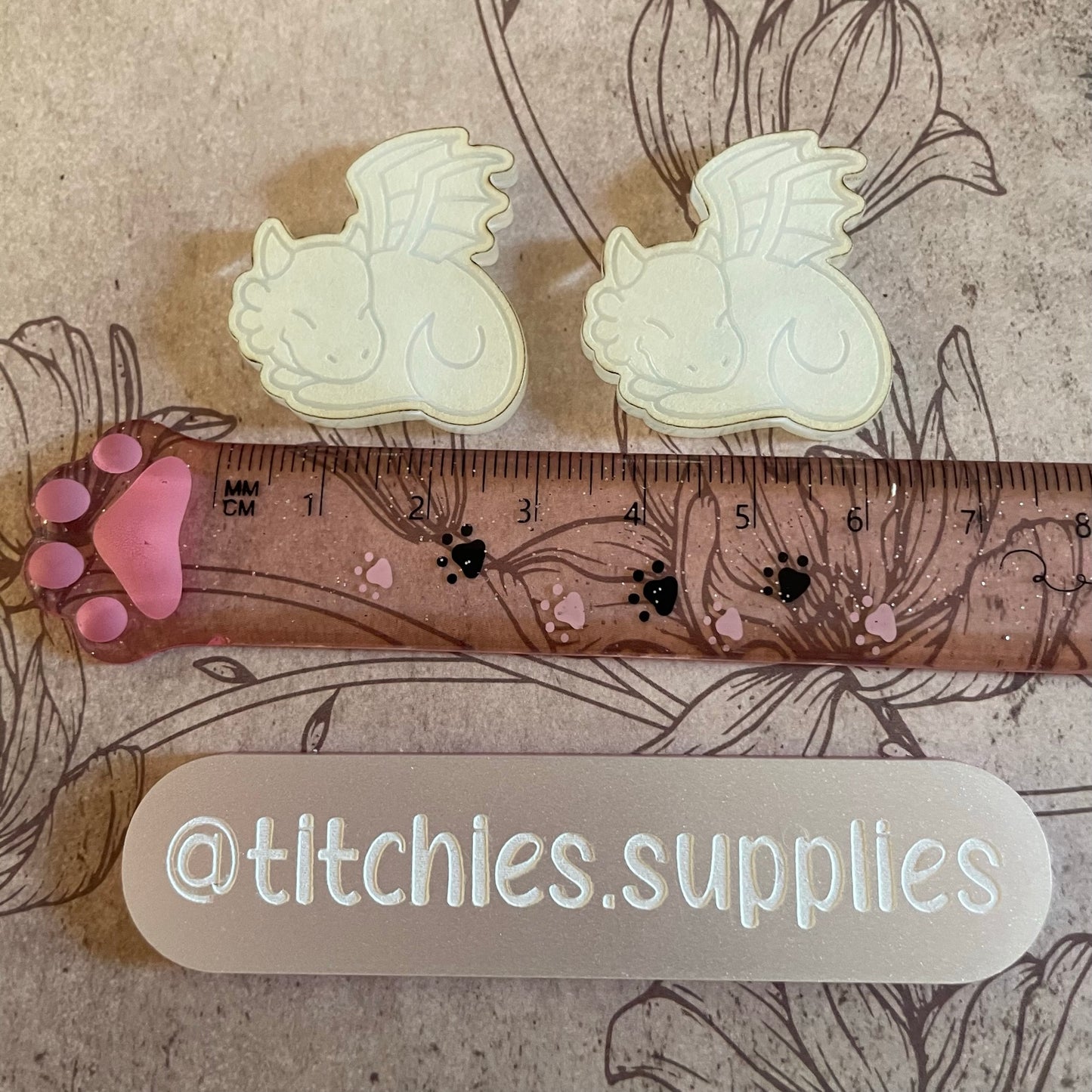 Sleepy Dragon Mould - Nichiiexe Designs