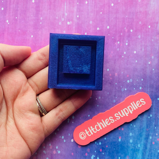 Polaroid Shaker Mould