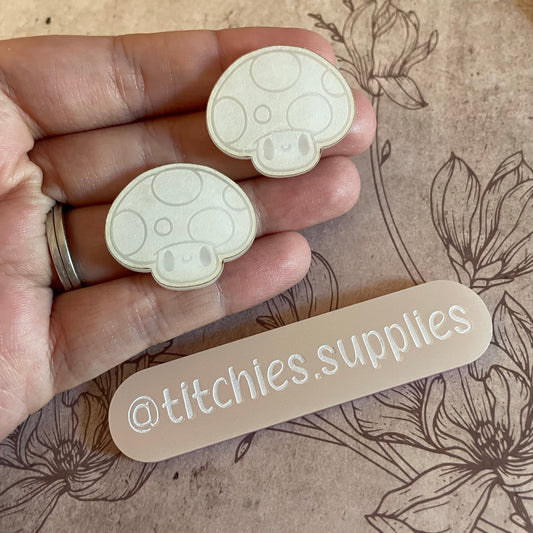 Chubby Mushroom Mould - Nichiiexe Designs