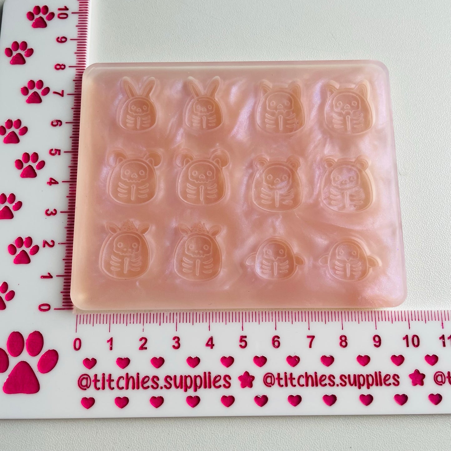Skeleton Squish Stud Palette Mould