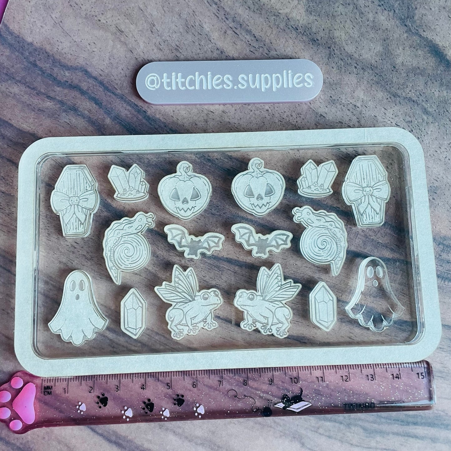 Spooky Cottage Palette Mould