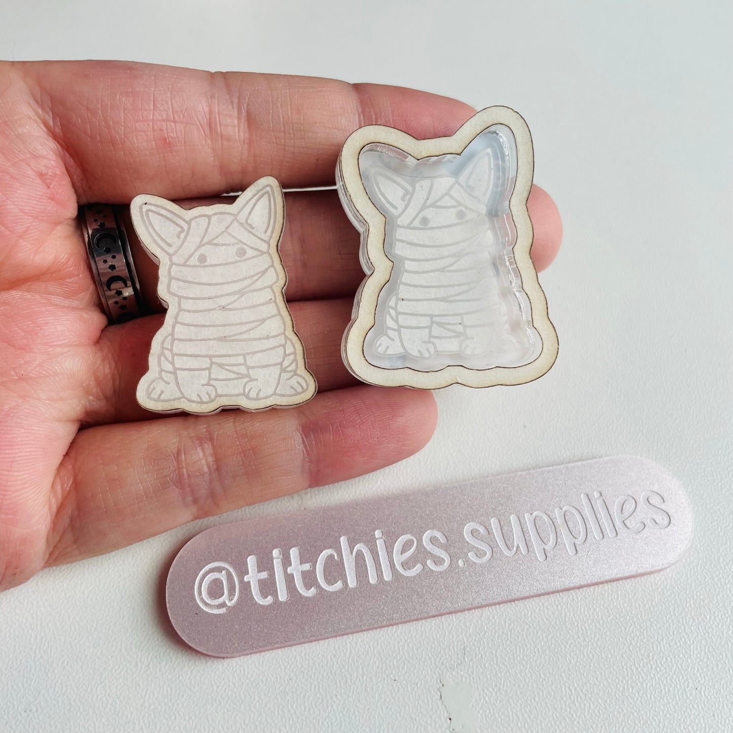 Mummy Doggo Shaker and Flat Mould