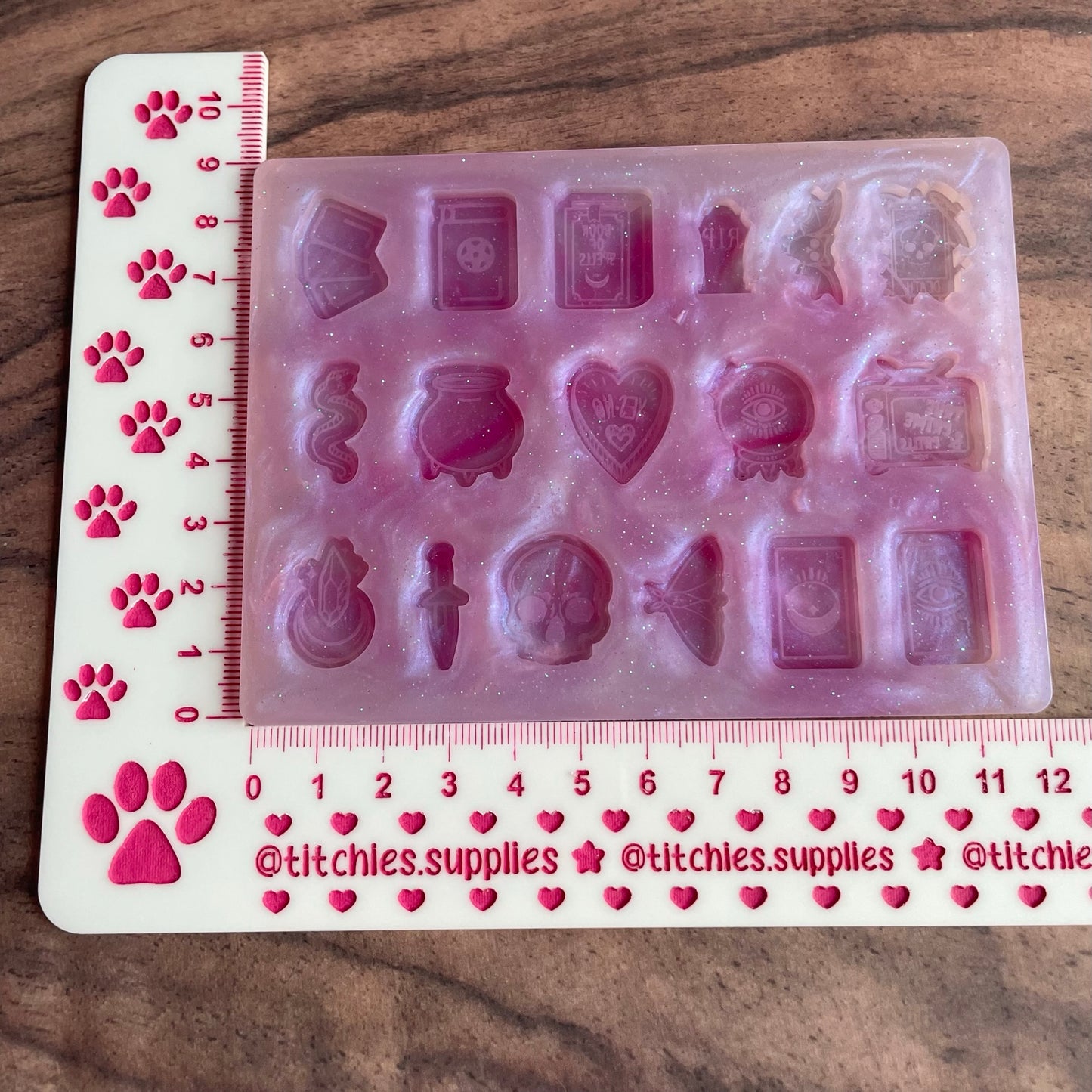 Spooky Mixed Stud Palette Mould