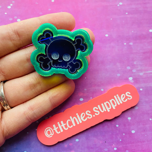 Cute Skull & Crossbones Shaker Mould