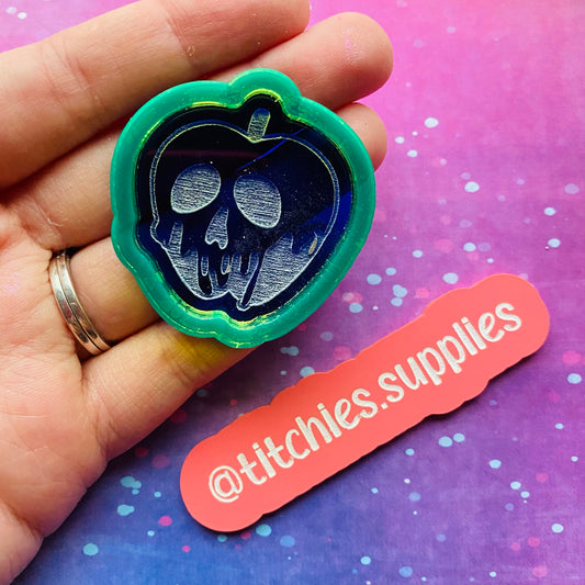 Poisoned Apple Shaker Mould