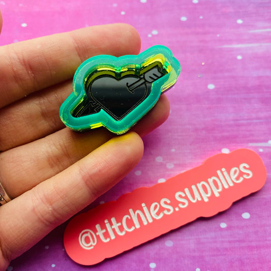 Arrow Heart Shaker Mould