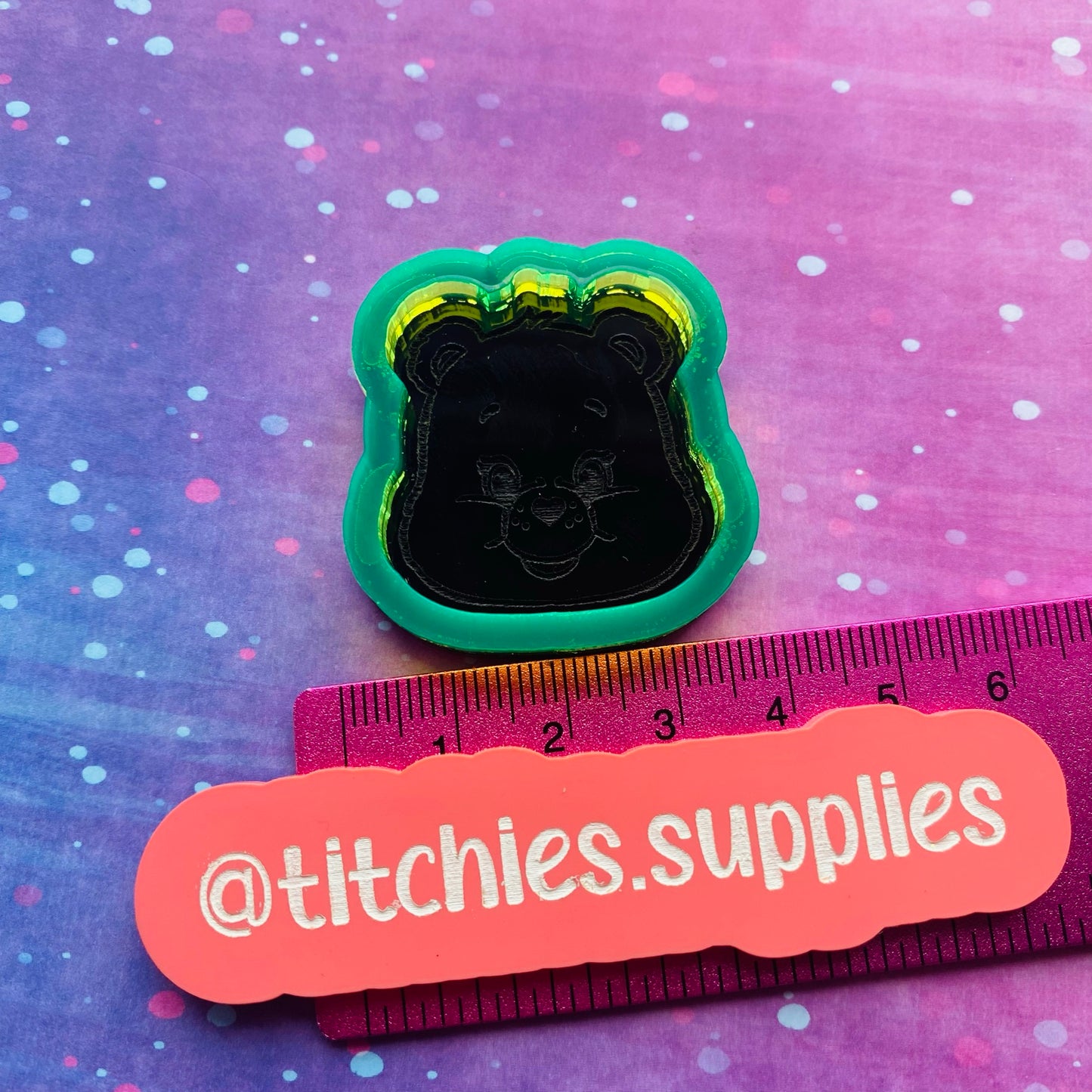 Engraved Bear Face Shaker Mould