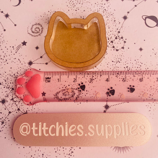 Rounded Cat Face Shaker Mould