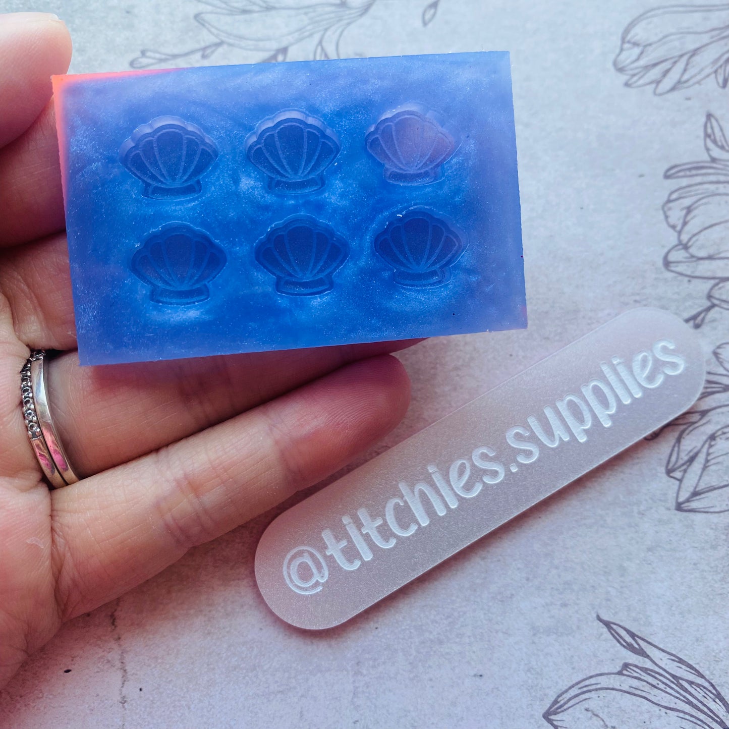 Set of 6 x 1cm Studs/Shaker Fillers Mould - Shell