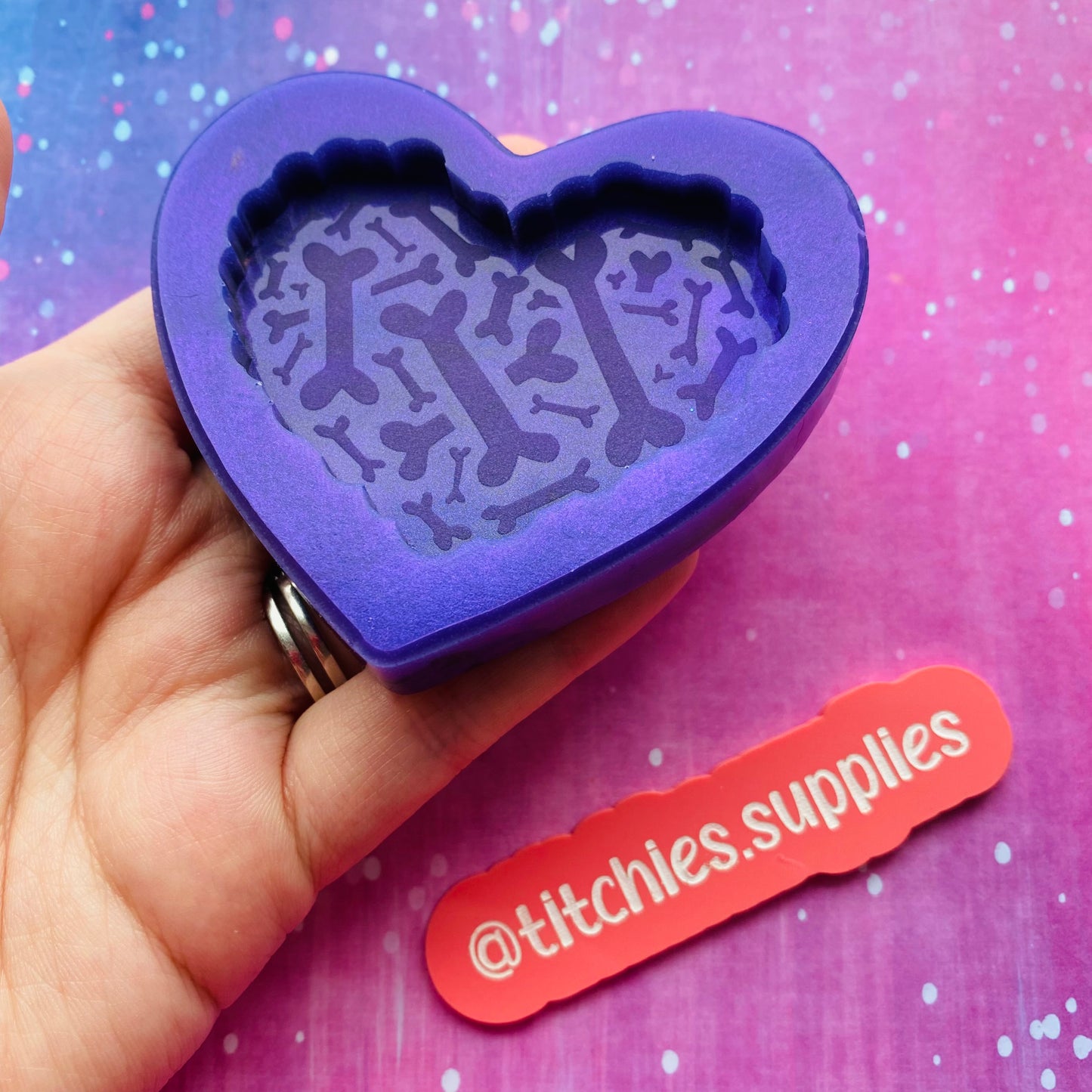 Bones Heart Engraved Cab Mould, 6mm Thick
