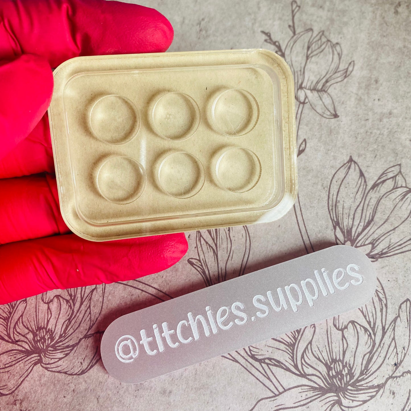 Set of 6 x 1cm Studs/Shaker Fillers Mould - Plain Circle