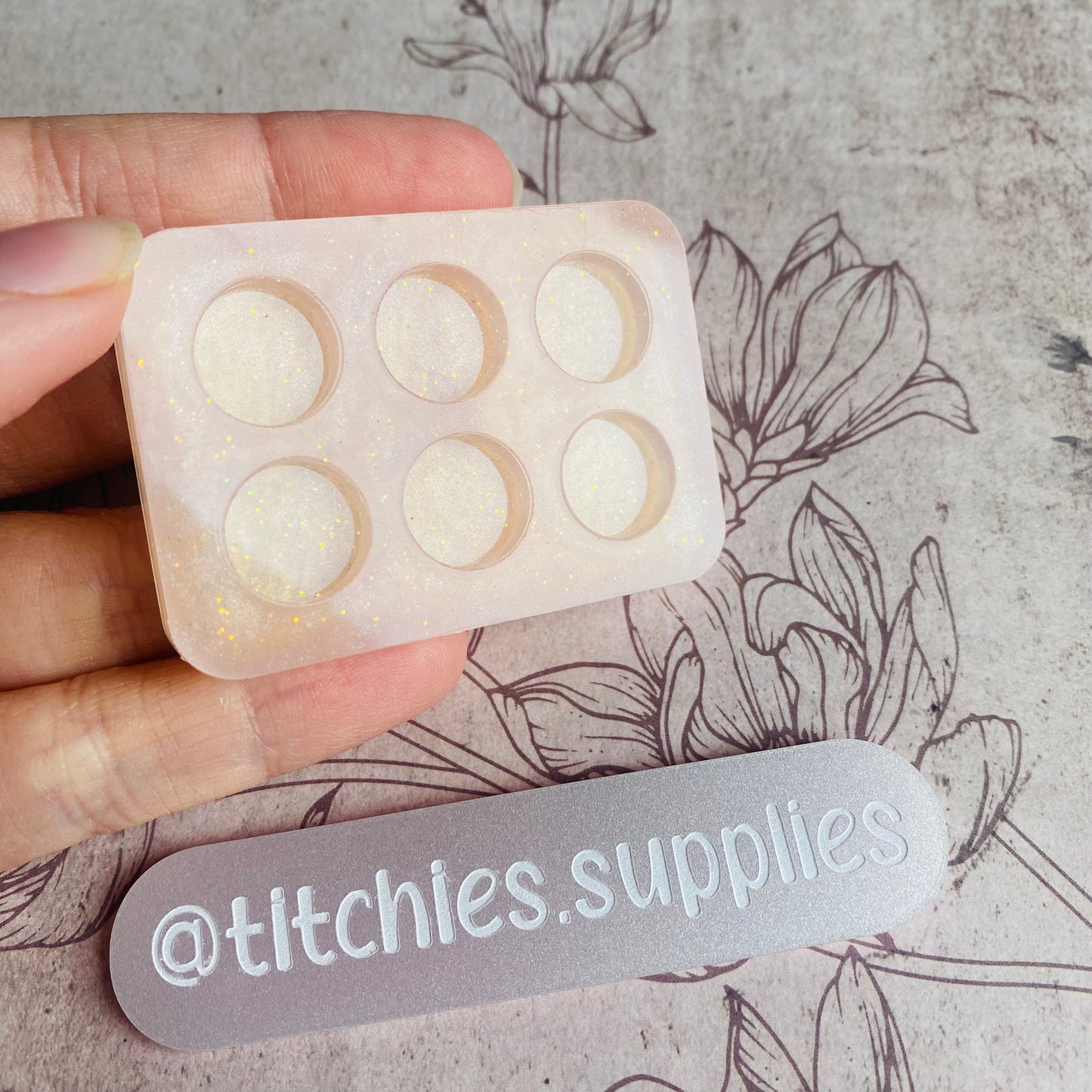 Set of 6 x 1cm Studs/Shaker Fillers Mould - Plain Circle