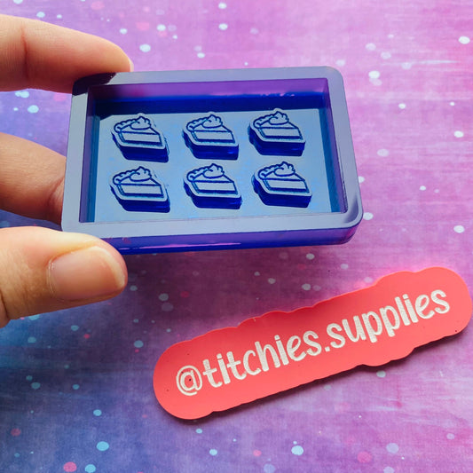 Set of 6 x 1cm Studs/Shaker Fillers Mould - Pie Slice