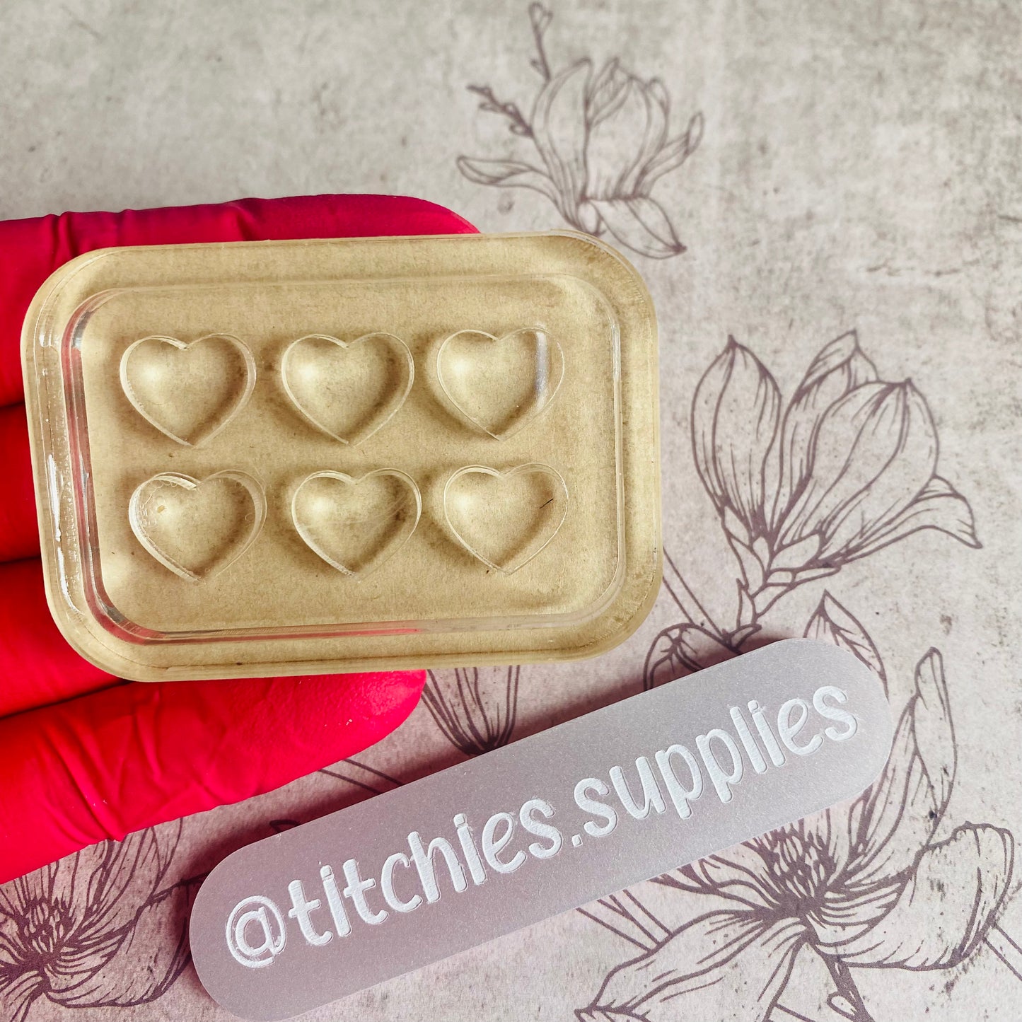 Set of 6 x 1cm Studs/Shaker Fillers Mould - Plain Heart
