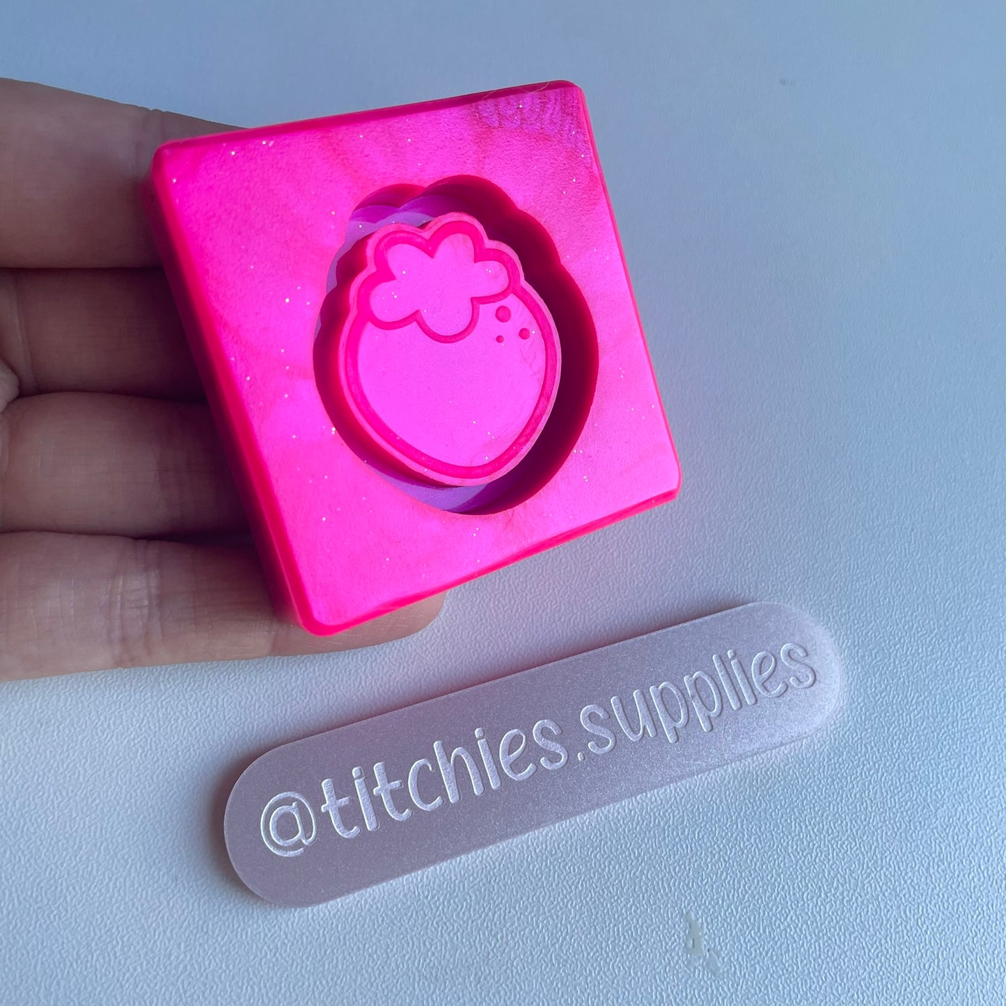 Kawaii Strawberry Shaker Mould, 8mm Thick