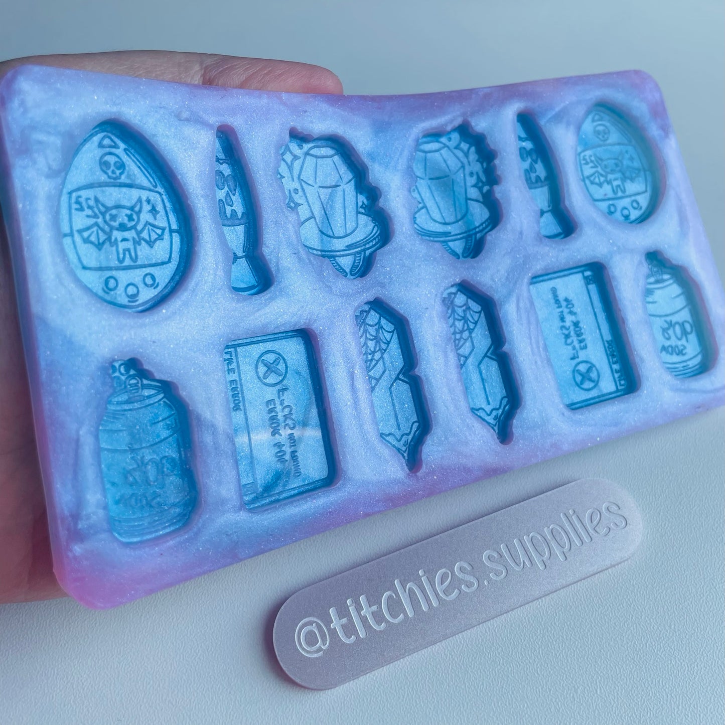 Spooky 90's Palette Mould