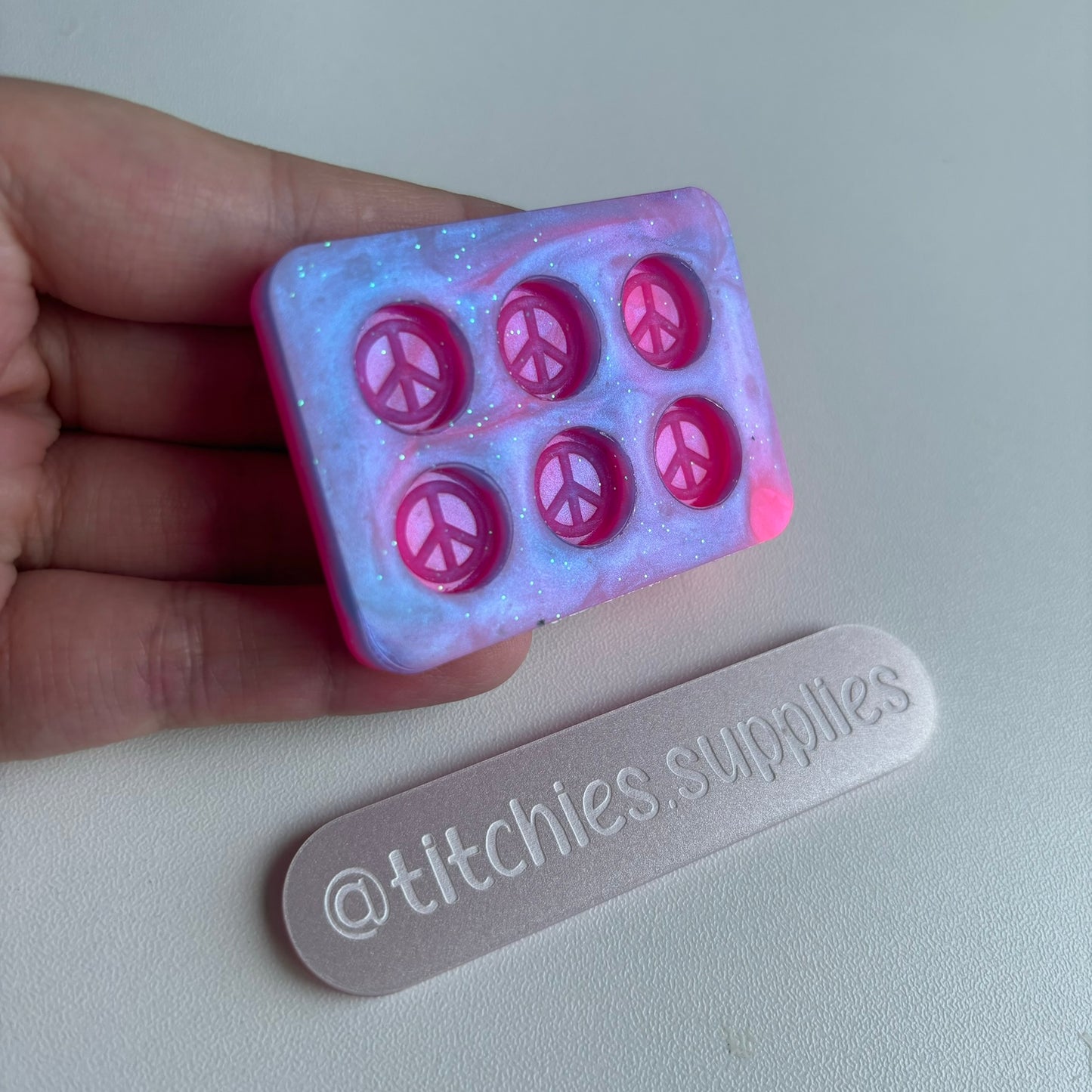 Set of 6 x 1cm Studs/Shaker Fillers Mould - Peace