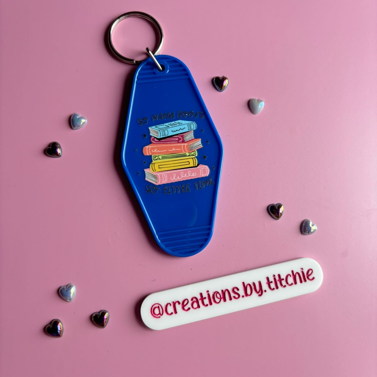 Motel Keyring - Blue "So many books, so little time"