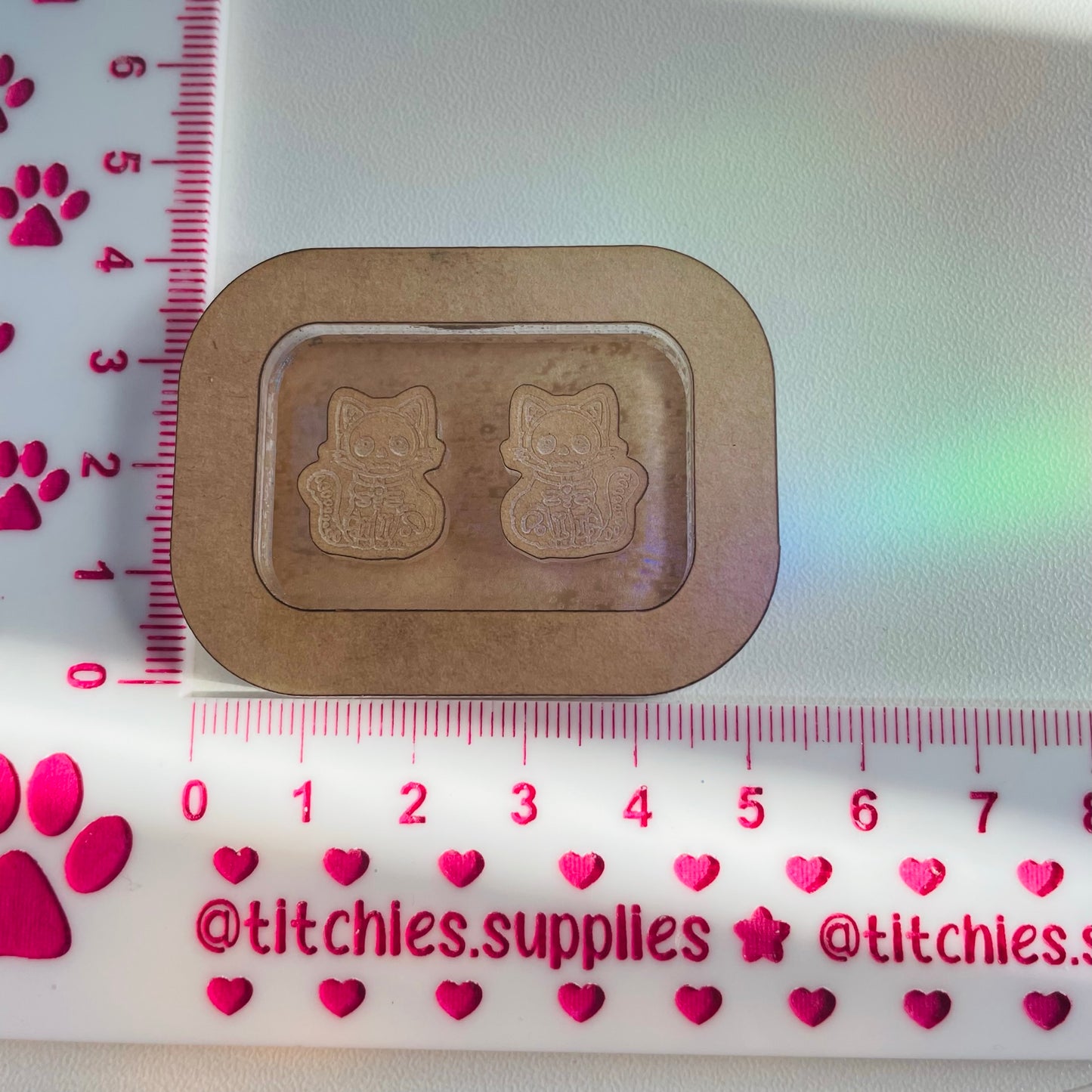 Skeleton Cat Stud Mould