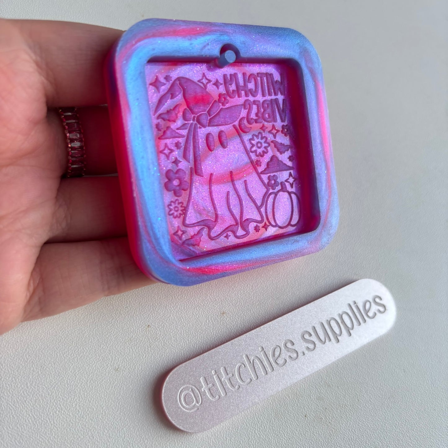 Witchy Vibes Keyring Mould, 5mm Thick