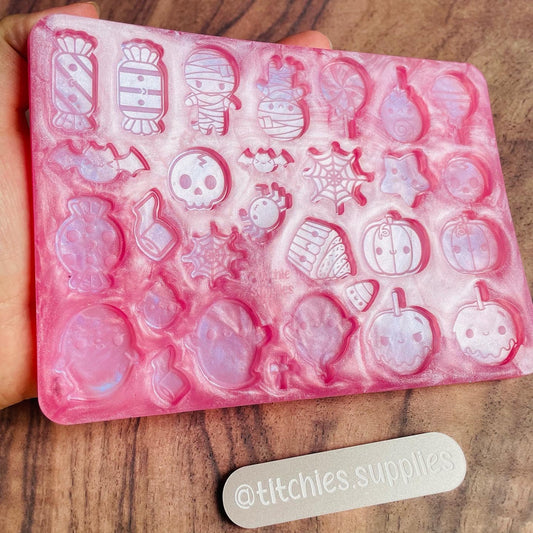 MEGA Kawaii Spooky Palette Mould