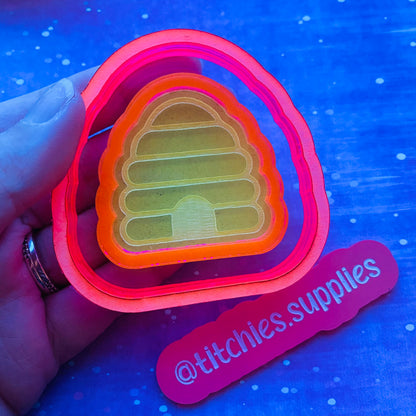 Medium Bee Hive Shaker Mould