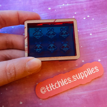 Set of 6 x 1cm Studs/Shaker Fillers Mould - Bees