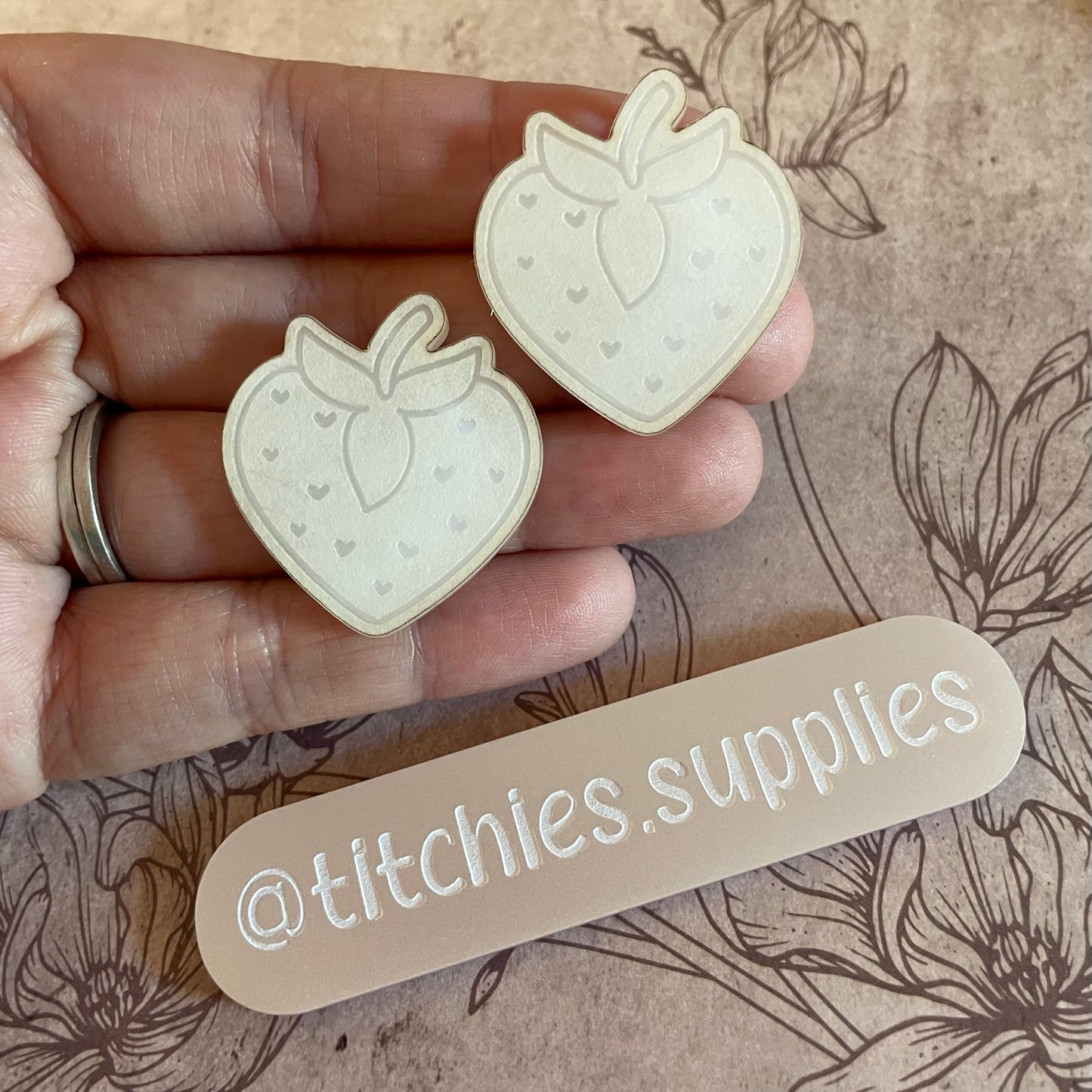 Hearty Strawbs 2 Mould - Nichiiexe Designs