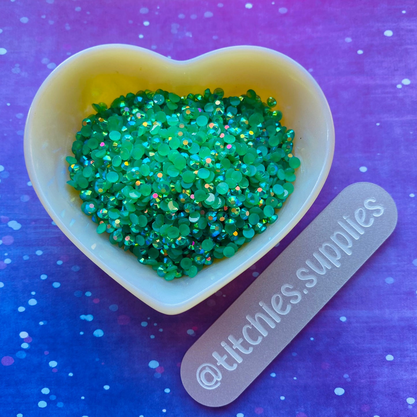 3mm Resin Rhinestones - Emerald Green