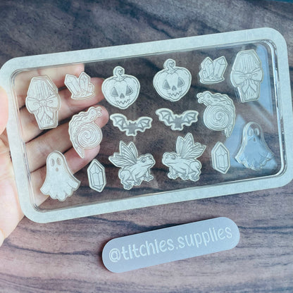 Spooky Cottage Palette Mould
