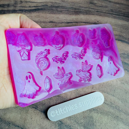 Spooky Cottage Palette Mould