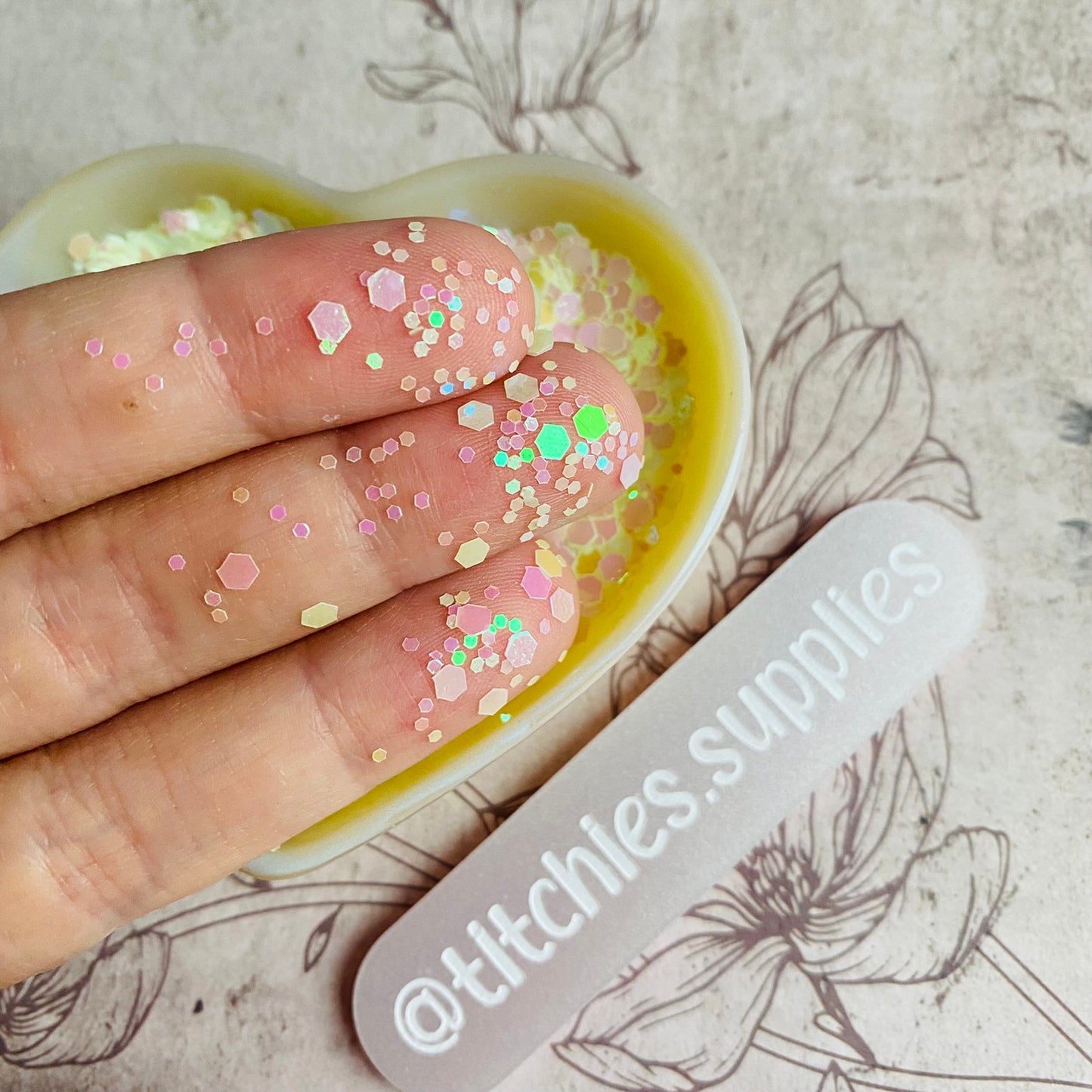 Glow In The Dark Glitter - Yellow/Green