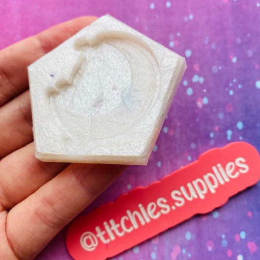 Grip Sized Cat Moon Mould