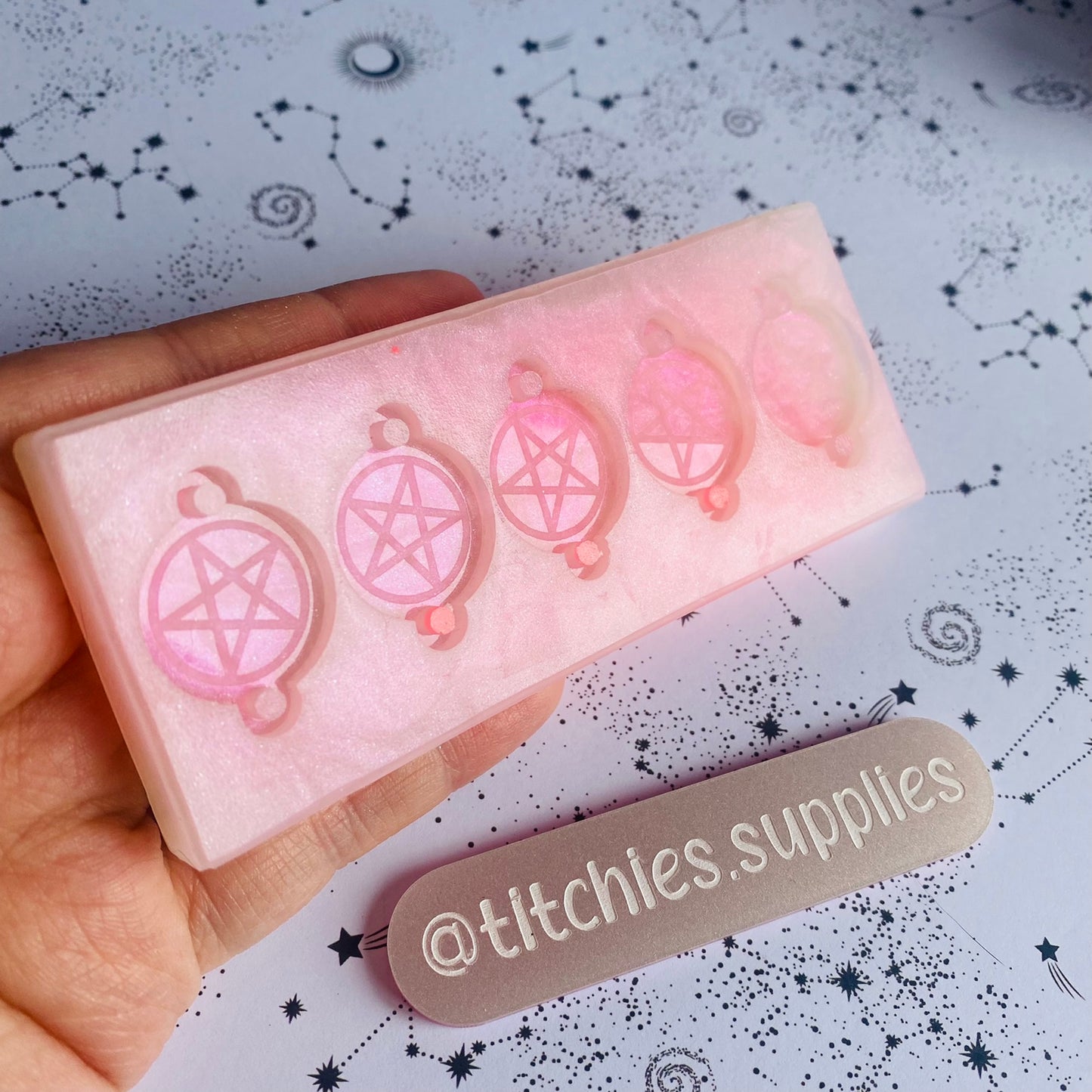 Pentagram Chain Links Mould