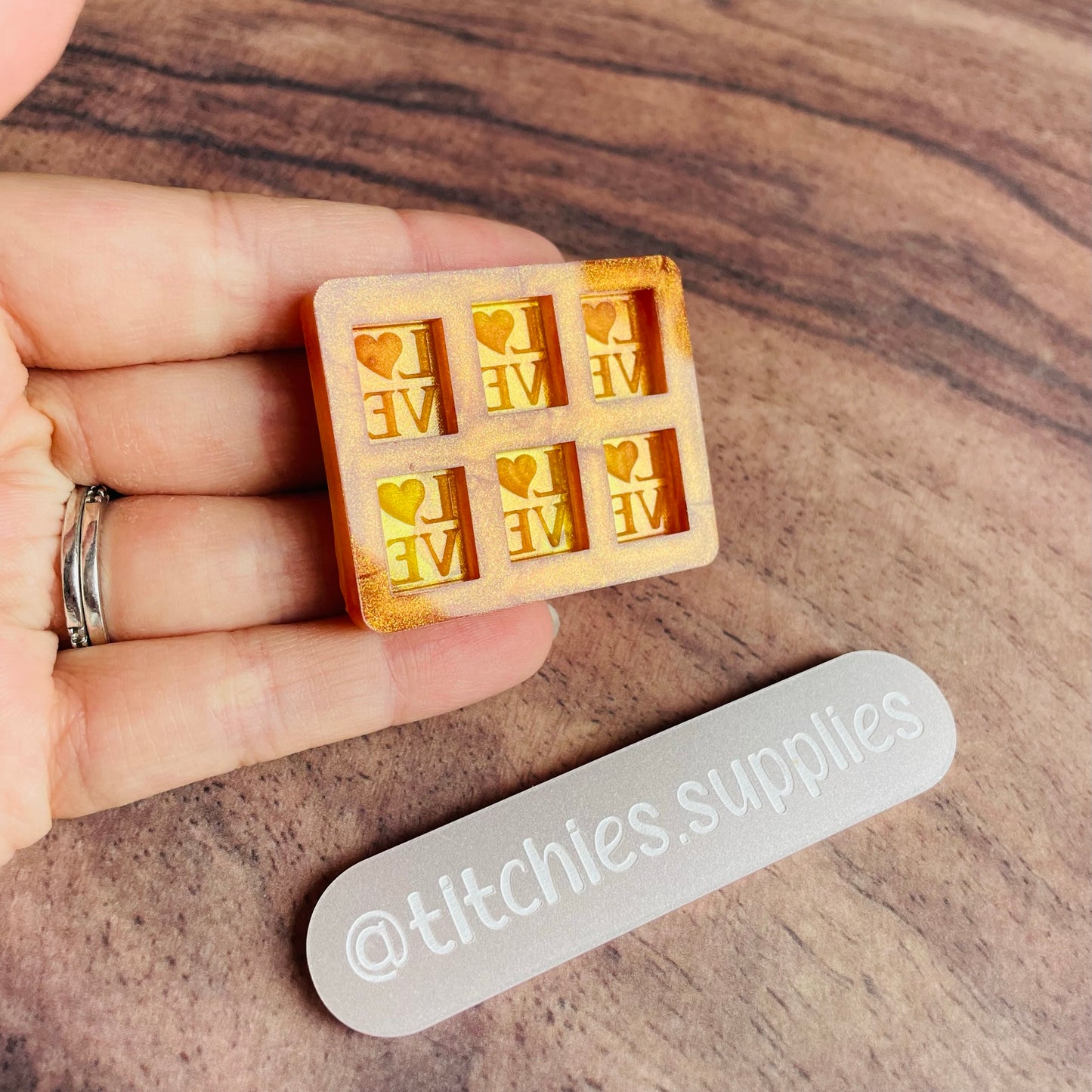 Set of 6 x 1cm Studs/Shaker Fillers Mould - Love Square