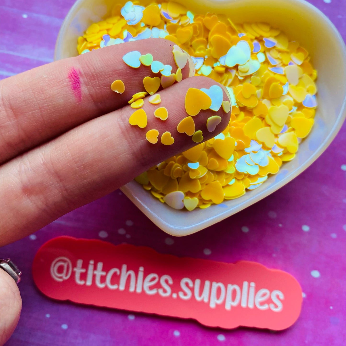 Mixed Size Heart Confetti - Iridescent Yellow