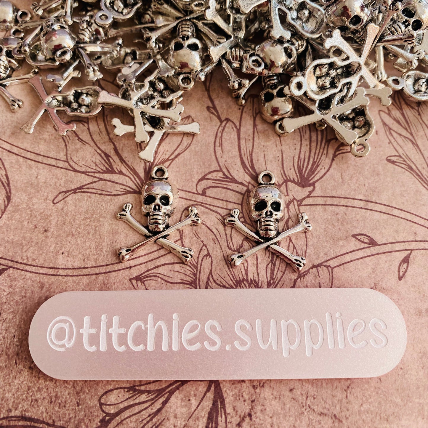 Silver Metal Charms - Large Skull (x5)