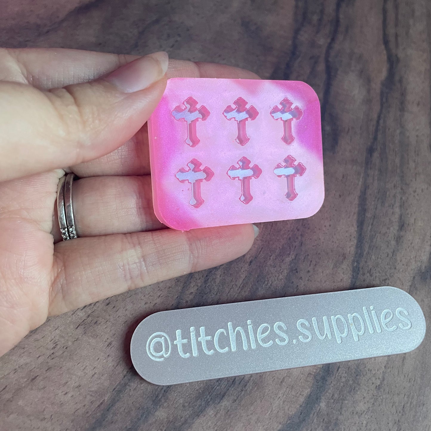 Set of 6 x 1cm Studs/Shaker Fillers Mould - Crosses