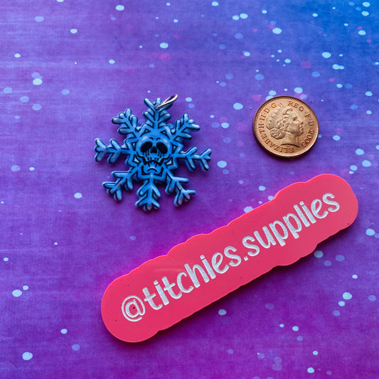 Resin Charms - Spooky Snowflake (x1)